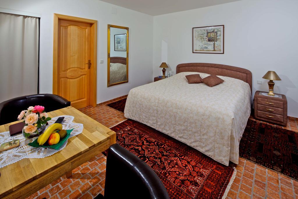 Gastehaus Samira Hotel Purbach am Neusiedlersee Cameră foto